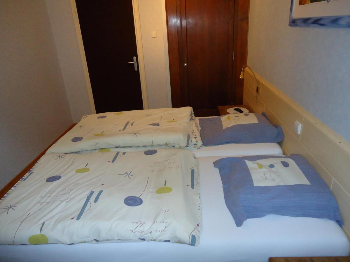 Hostellerie De La Vallee Heffingen Ruang foto
